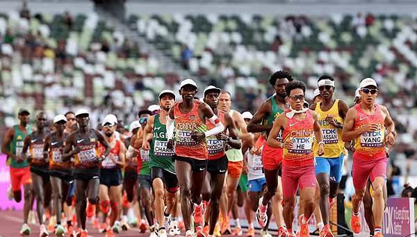 阿塞法, 不料法国选, 何杰以 阿塞法, 不料法国选, 何杰以