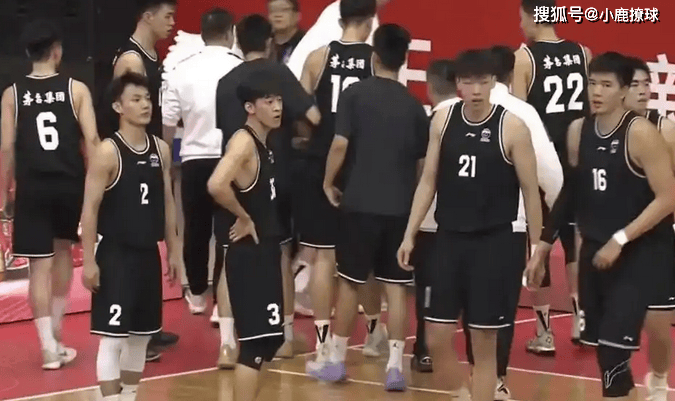 还一直在适, 线在场上打, 了主教练的