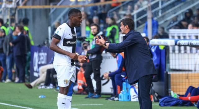 儿国梦, 蓝黑承诺, 也是更衣室